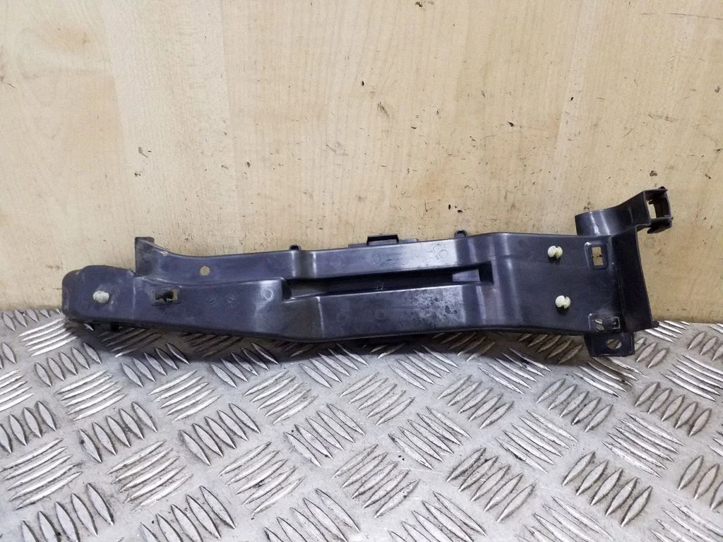 Kita variklio skyriaus detalė