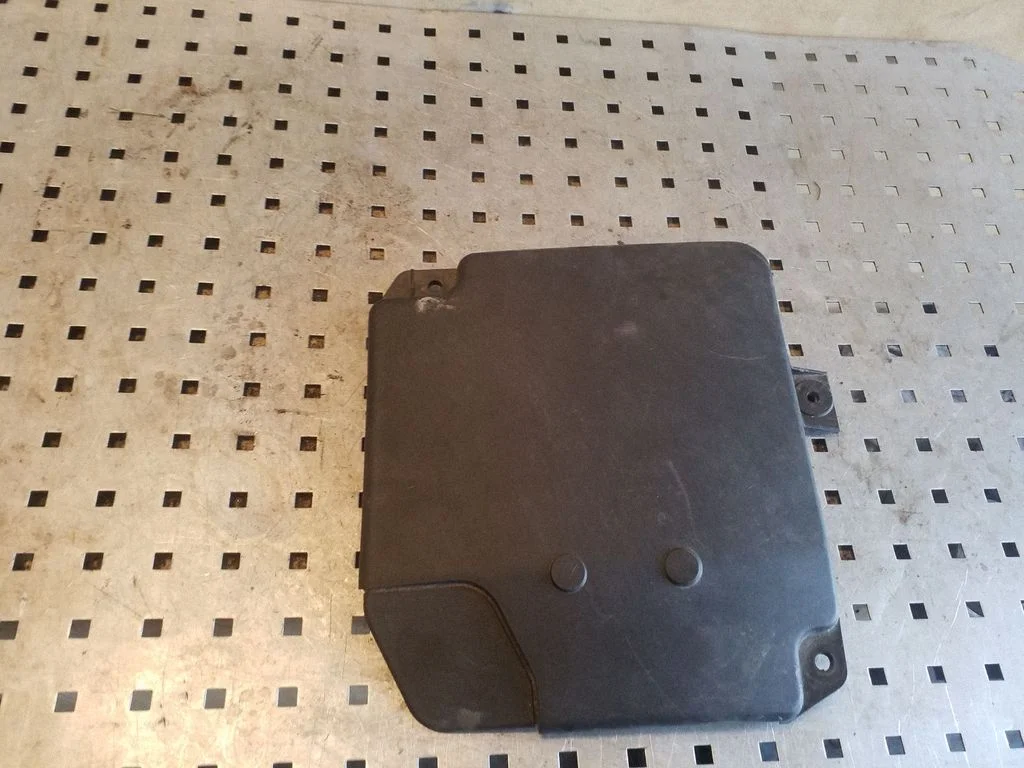 Kita variklio skyriaus detalė