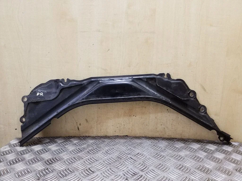 Kita variklio skyriaus detalė