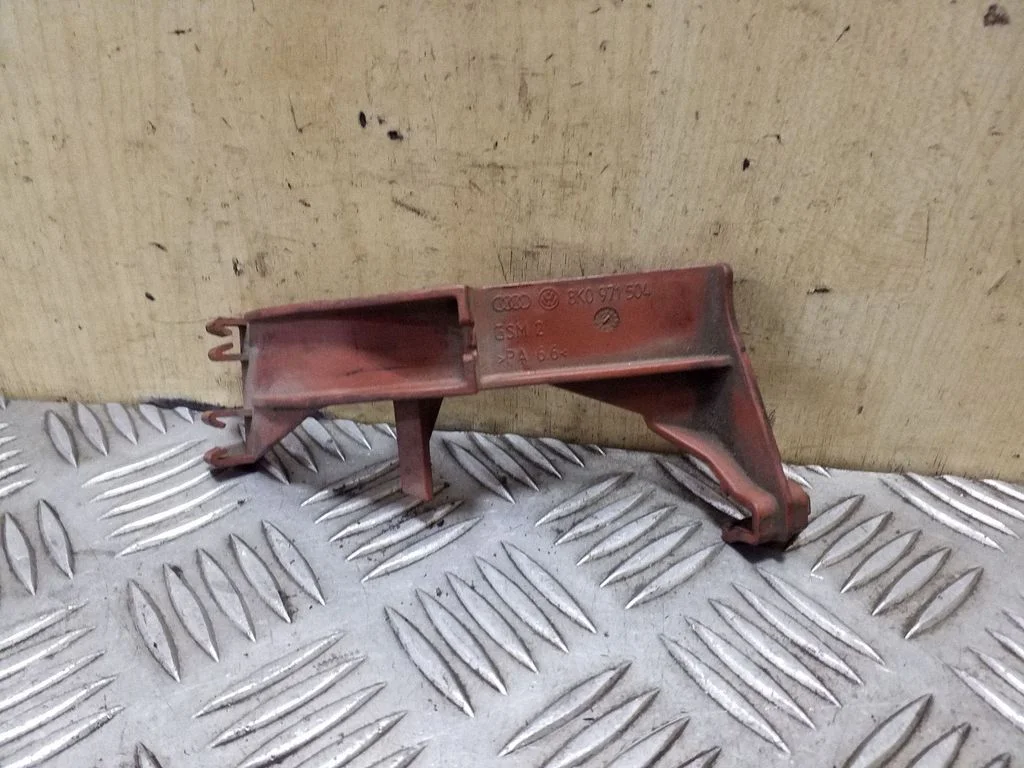 Kita variklio skyriaus detalė