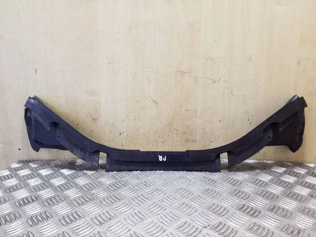 Kita variklio skyriaus detalė