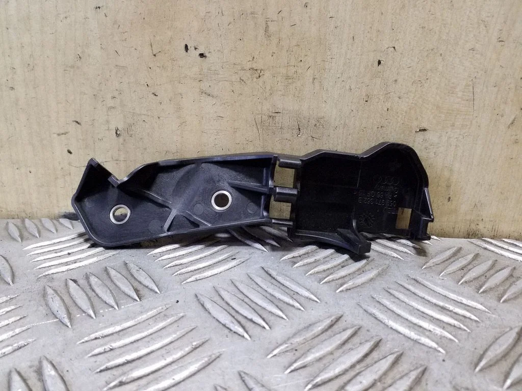 Kita variklio skyriaus detalė