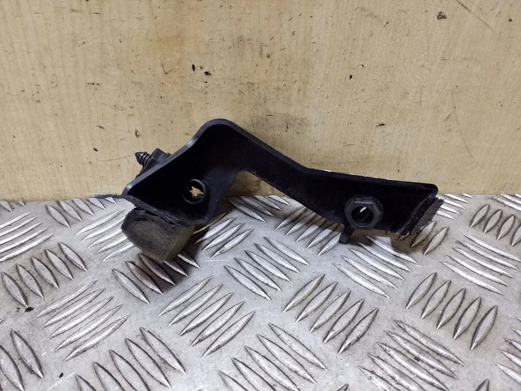 Kita variklio skyriaus detalė