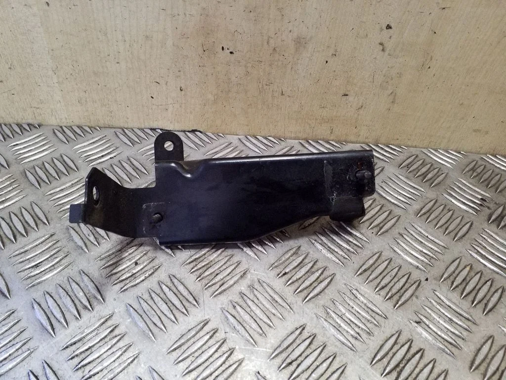Kita variklio skyriaus detalė