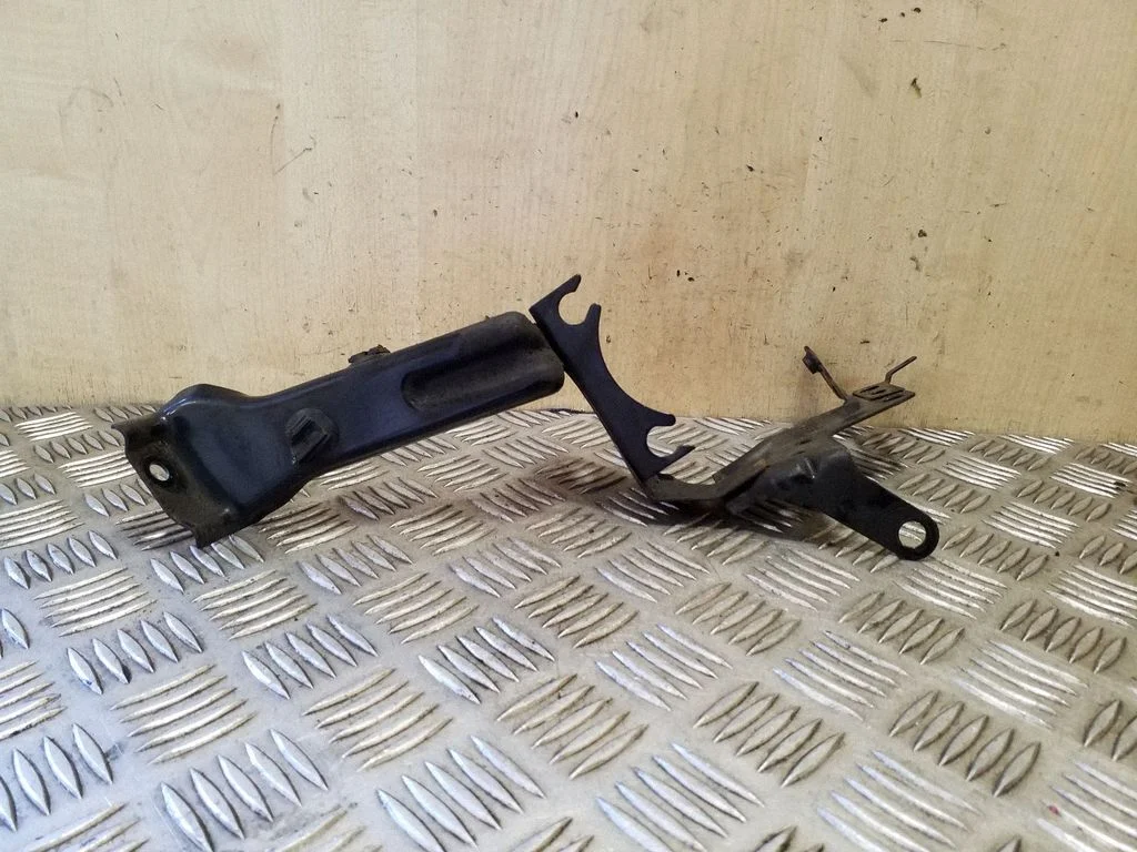 Kita variklio skyriaus detalė