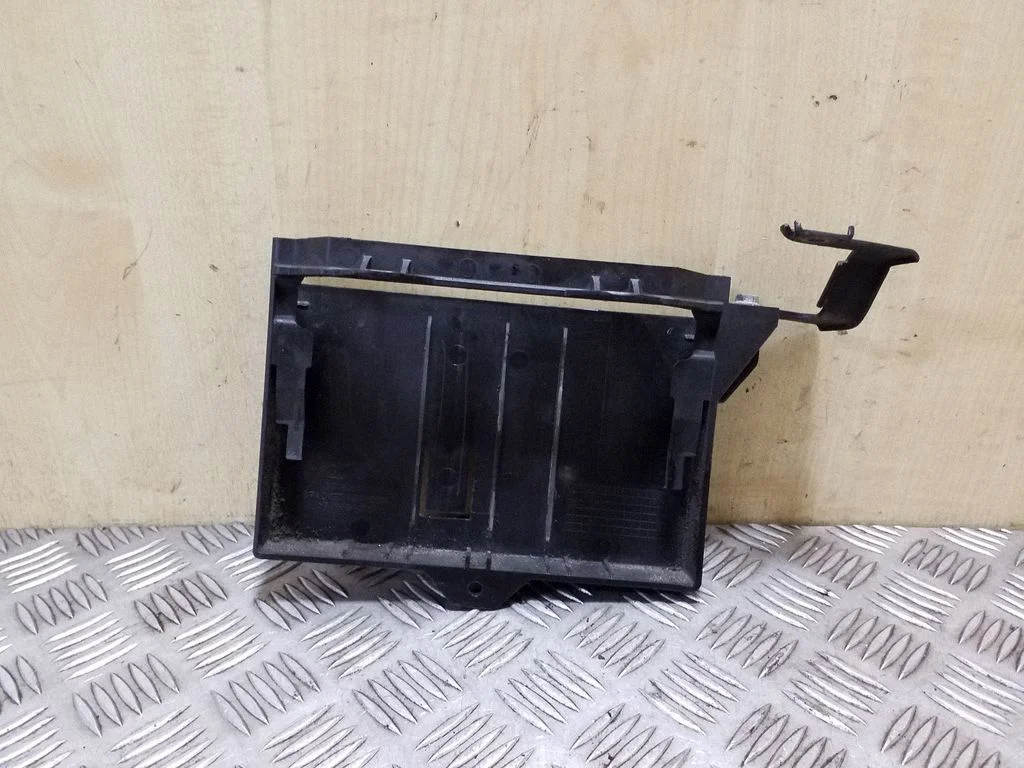 Kita variklio skyriaus detalė