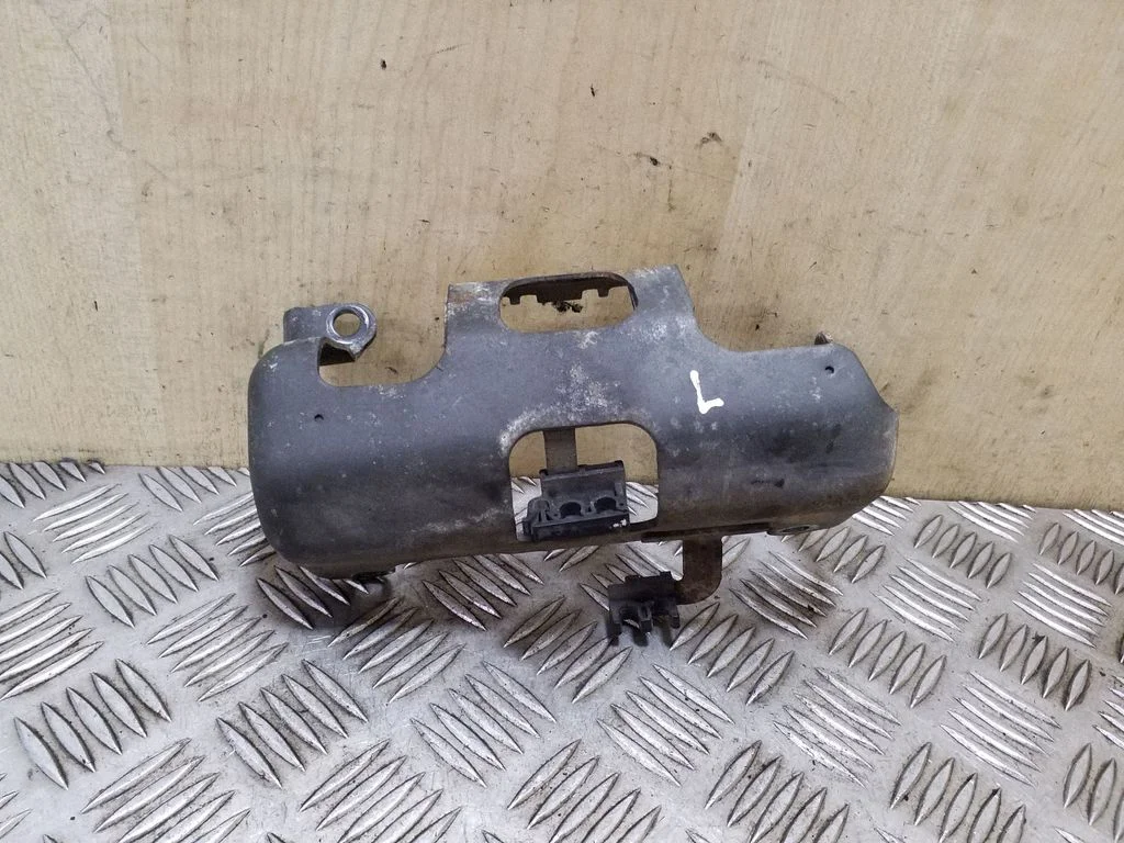 Kita variklio skyriaus detalė