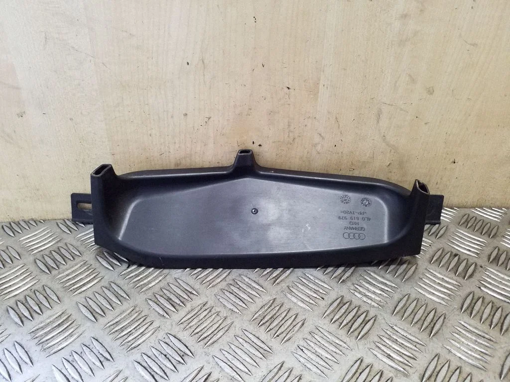 Kita variklio skyriaus detalė