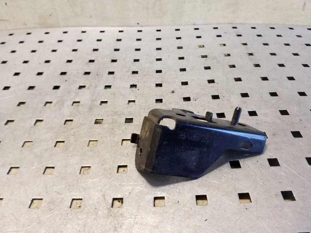 Kita variklio skyriaus detalė