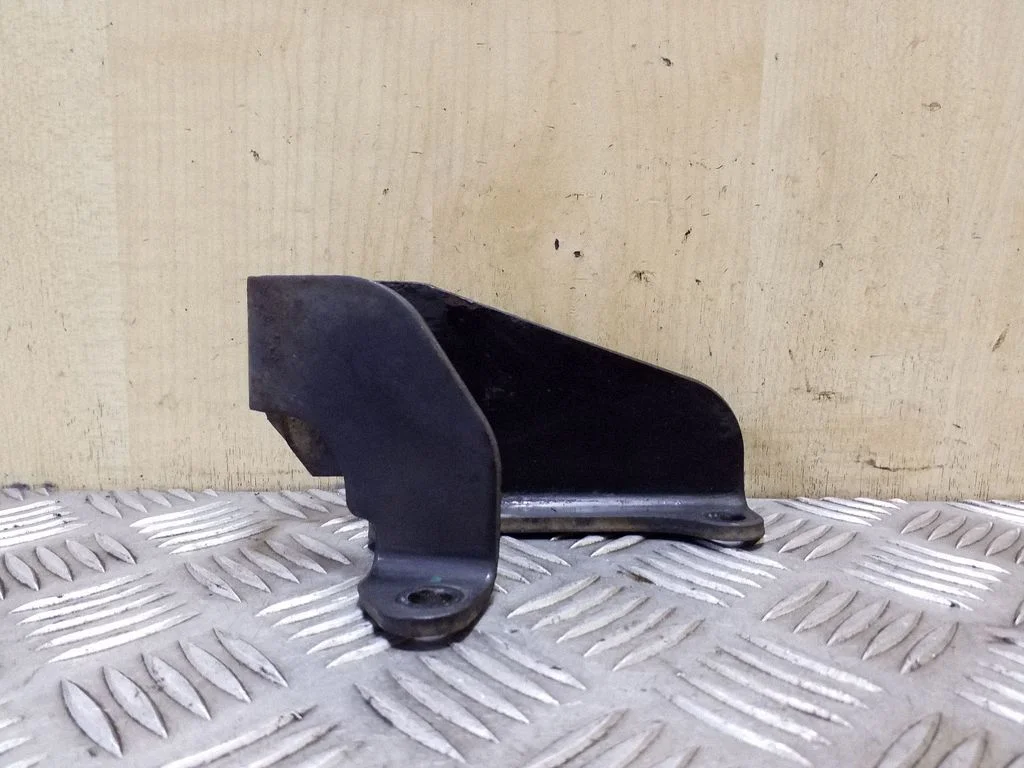 Kita variklio skyriaus detalė
