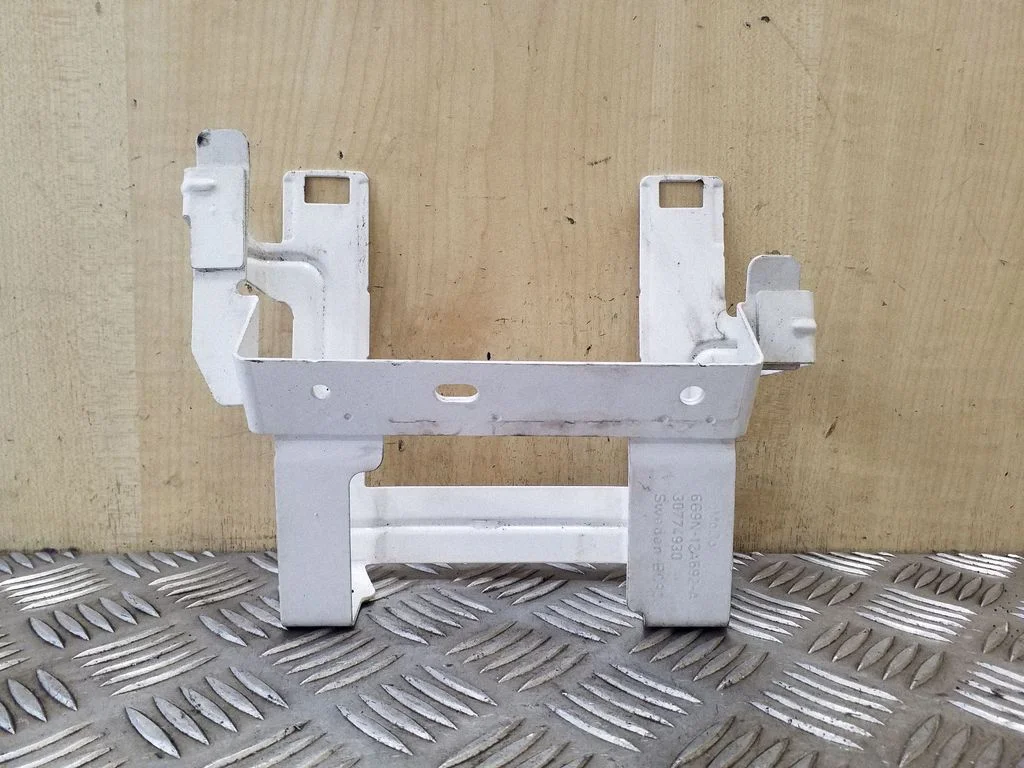 Kita variklio skyriaus detalė