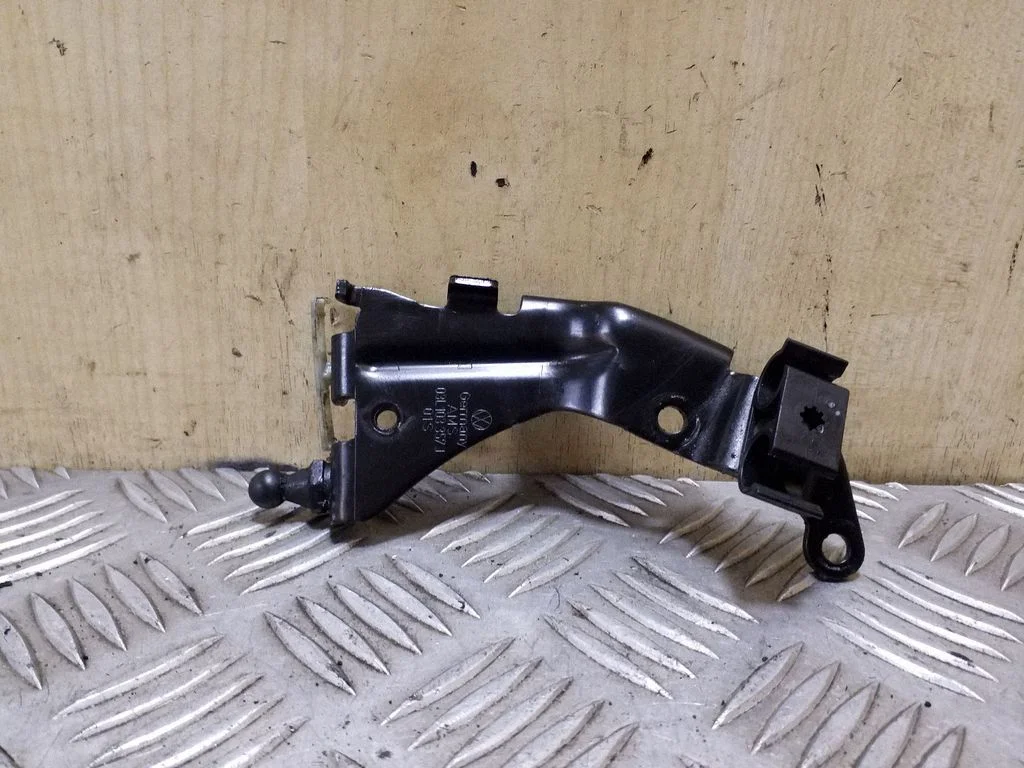 Kita variklio skyriaus detalė