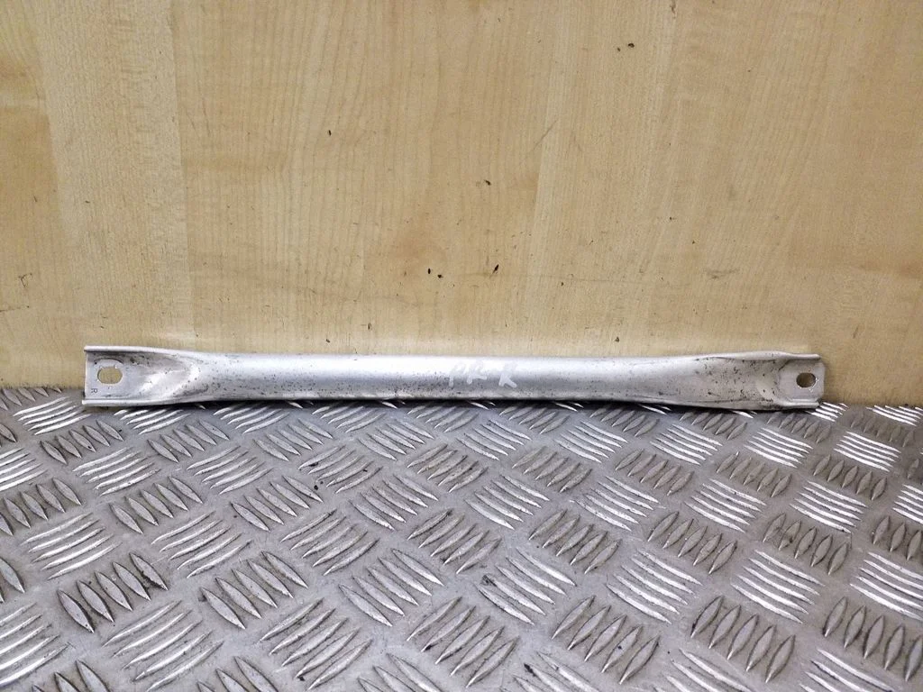Kita variklio skyriaus detalė