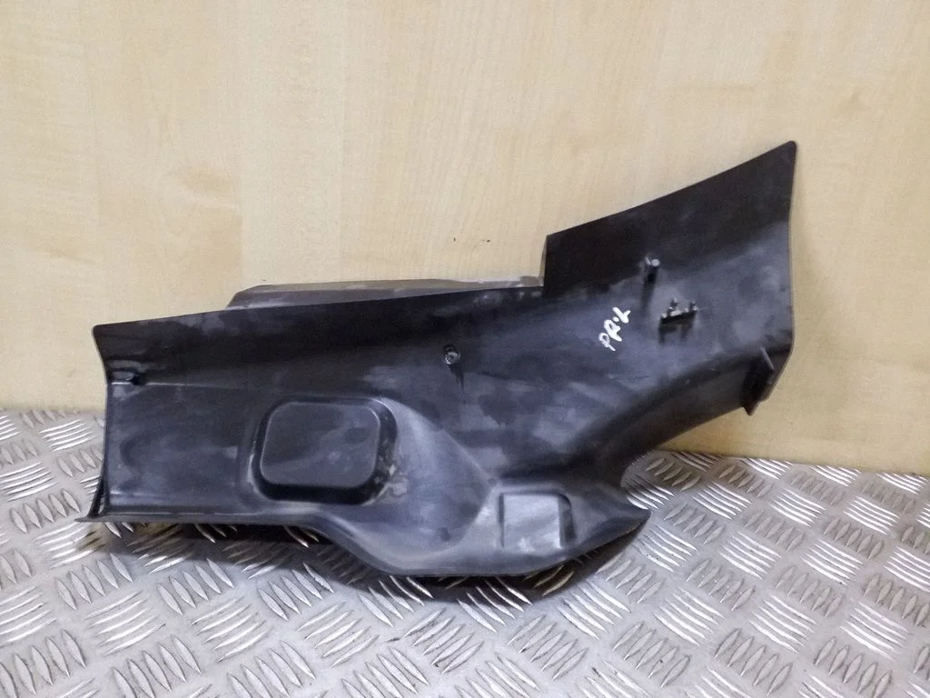 Kita variklio skyriaus detalė