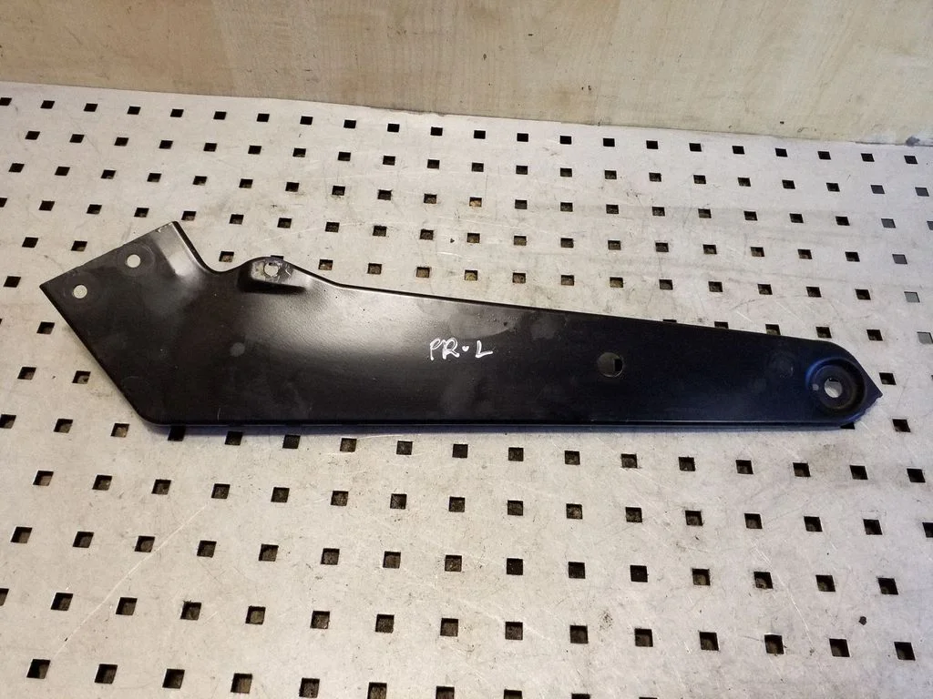 Kita variklio skyriaus detalė