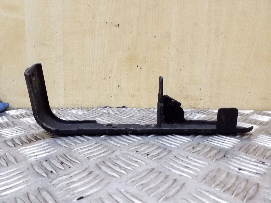 Kita variklio skyriaus detalė