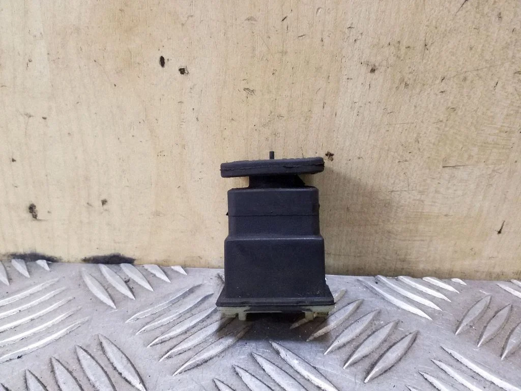 Kita variklio skyriaus detalė