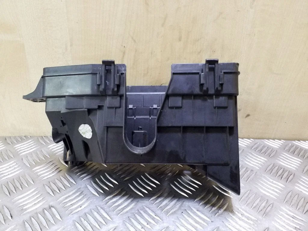 Kita variklio skyriaus detalė