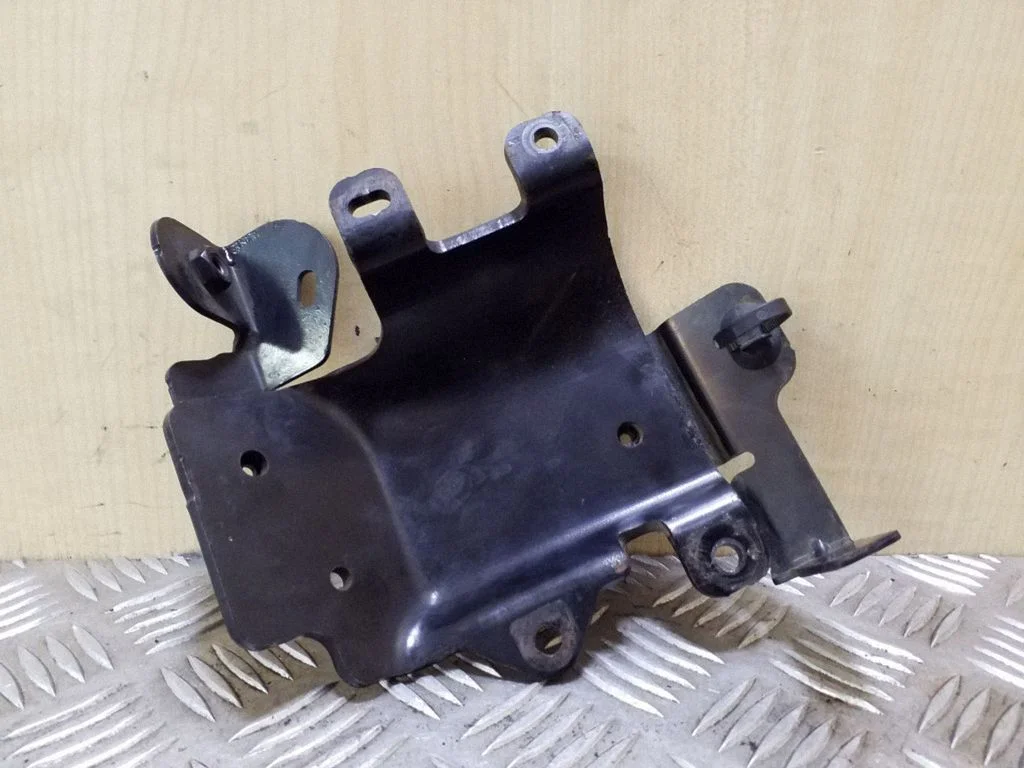 Kita variklio skyriaus detalė