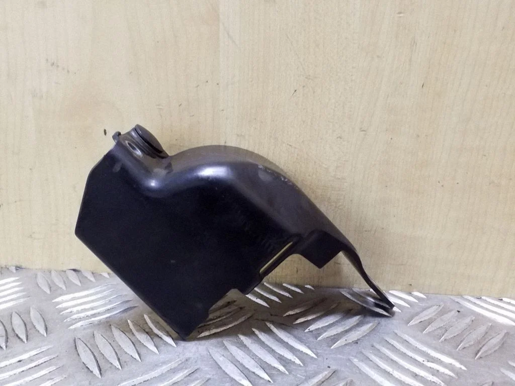 Kita variklio skyriaus detalė
