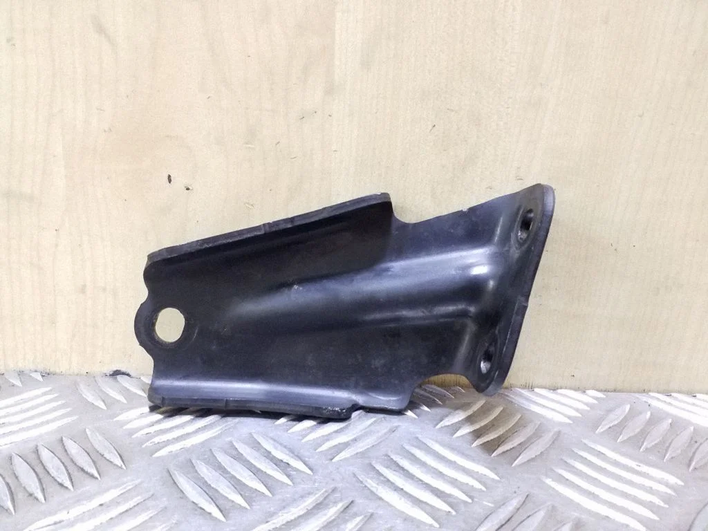 Kita variklio skyriaus detalė