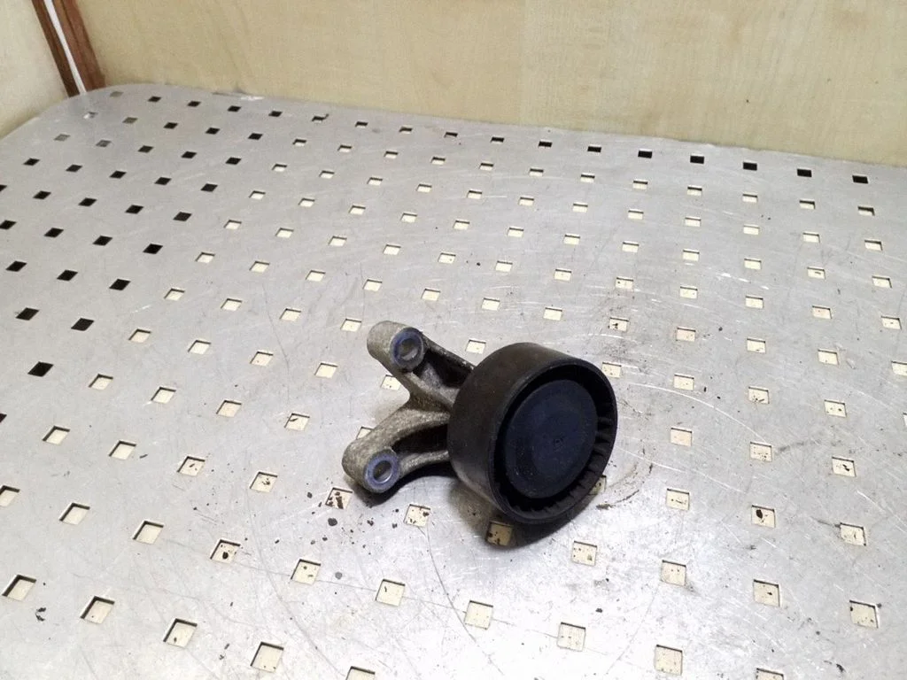 Kita variklio skyriaus detalė
