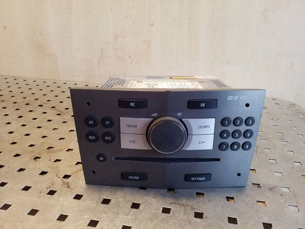 Radija/ CD/DVD grotuvas/ navigacija