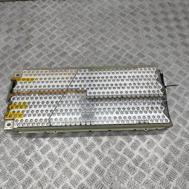 Hibrido/ elektromobilio akumuliatorius