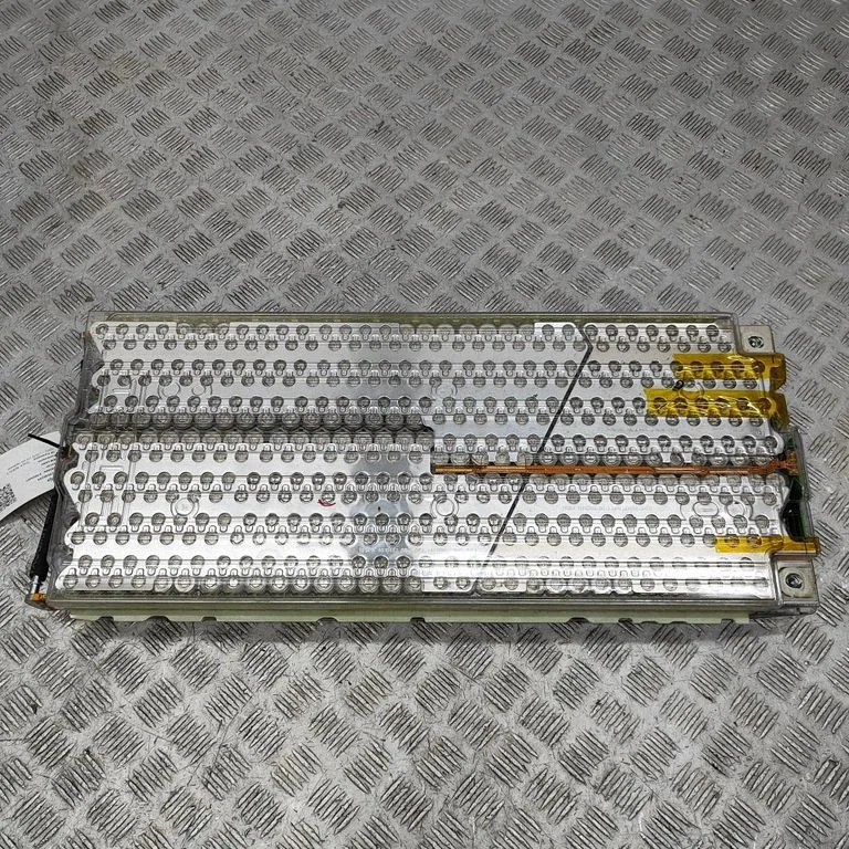 Hibrido/ elektromobilio akumuliatorius
