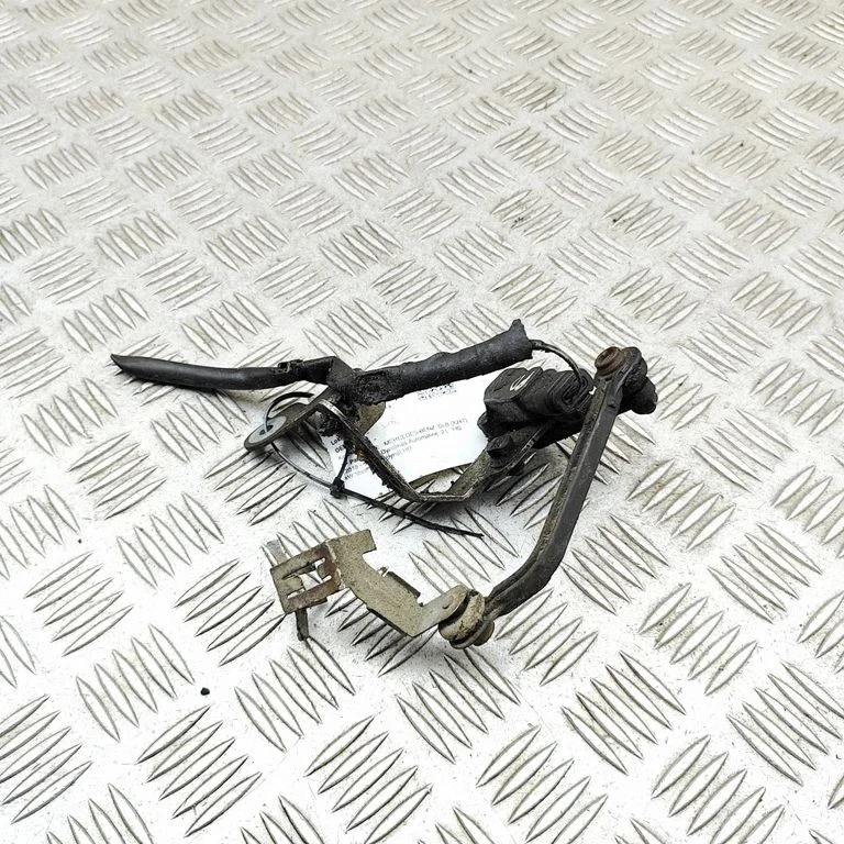 Priekinės pakabos aukščio daviklis