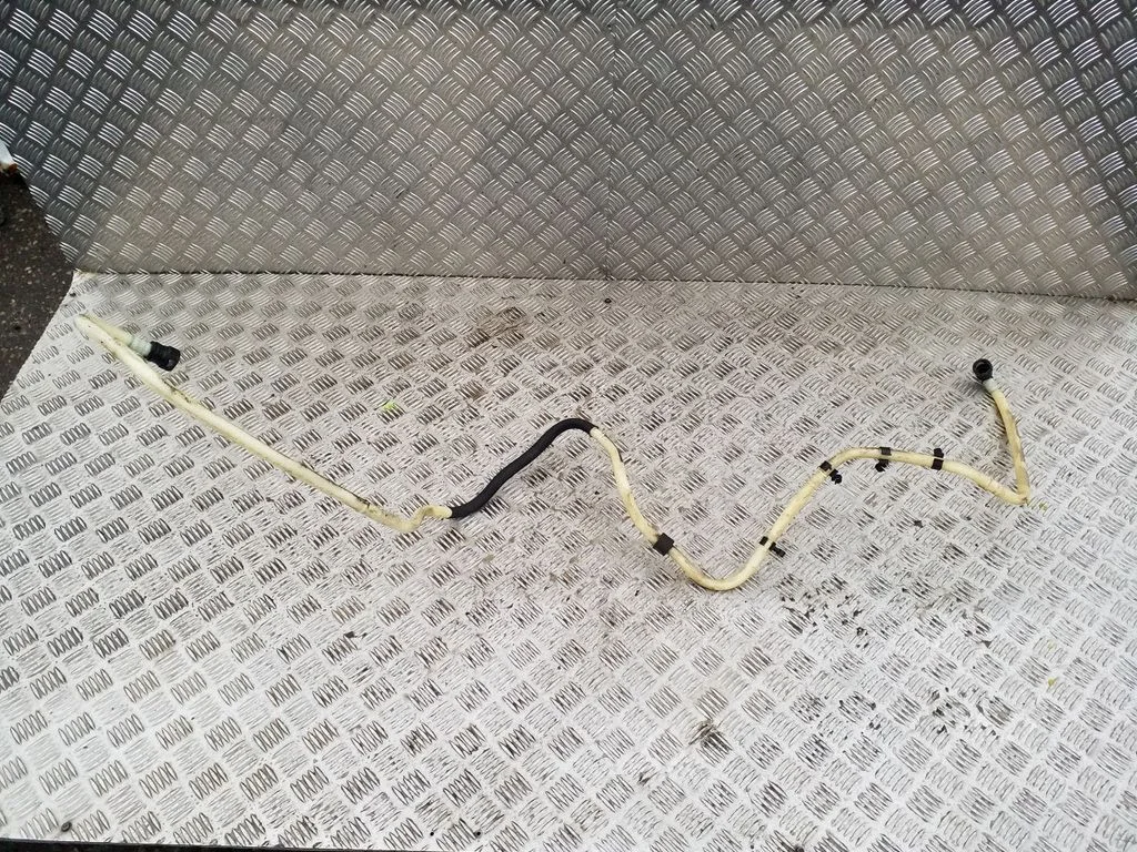 Degalų vamzdelis (-ai)/ žarna (-os)
