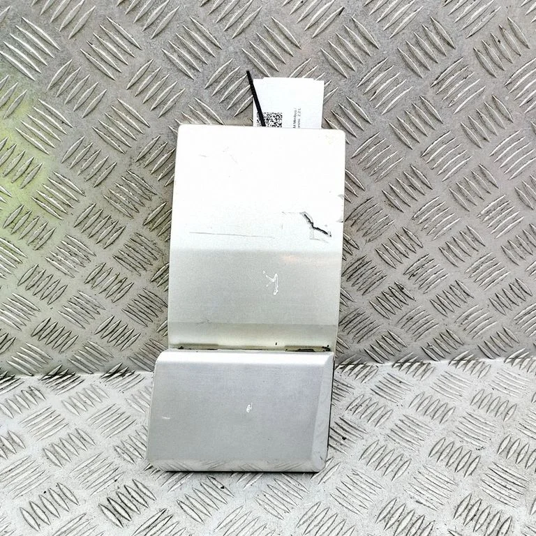 Moldingas ant galinio sparno