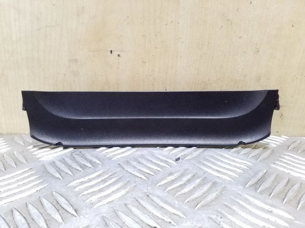 Kita panelės detalė
