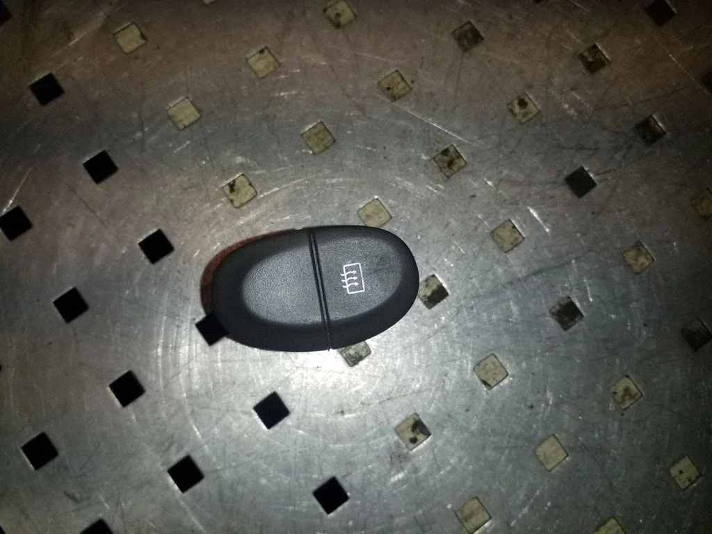 Stiklo šildymo elektra jungtukas
