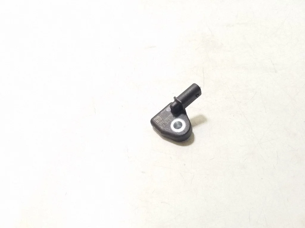 Oro pagalvių smūgio daviklis