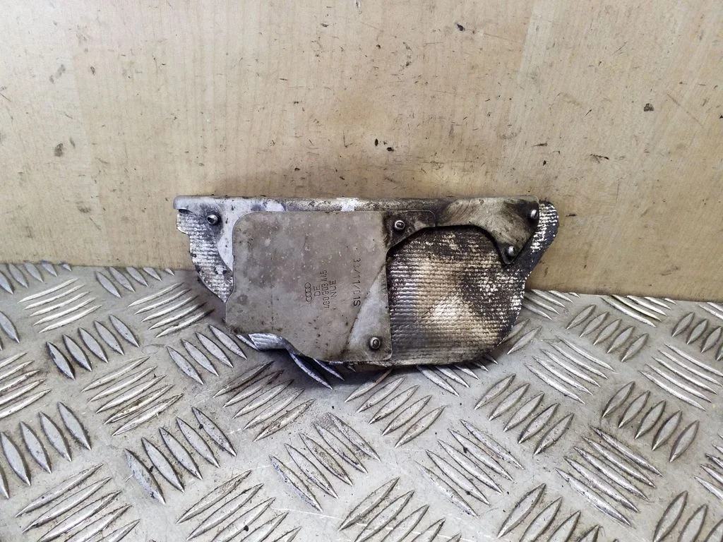 Priekinės važiuoklės dugno apsauga