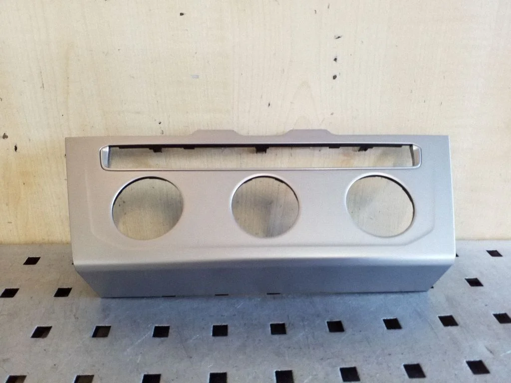 Klimato kontrolės/ pečiuko kontrolės apdaila