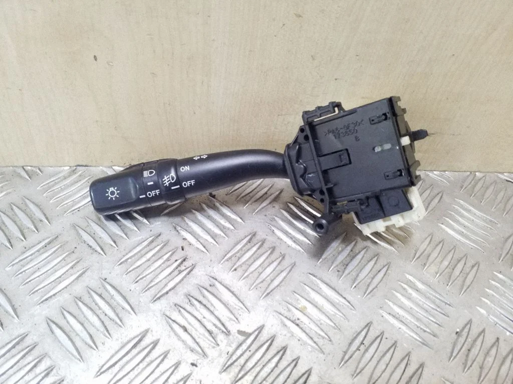 Posūkių/ šviesų rankenėlė