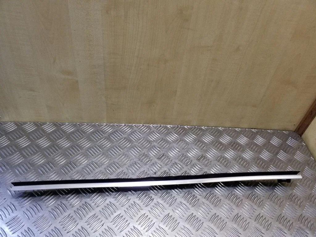 Guma sandarinimo priekinių durų (prie stiklo)
