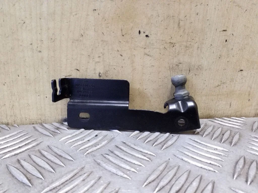 Kita variklio skyriaus detalė