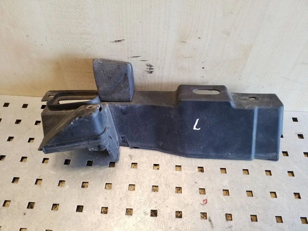 Kita variklio skyriaus detalė