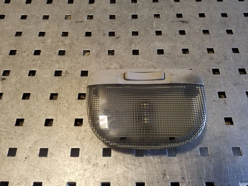 Kitas salono žibintas