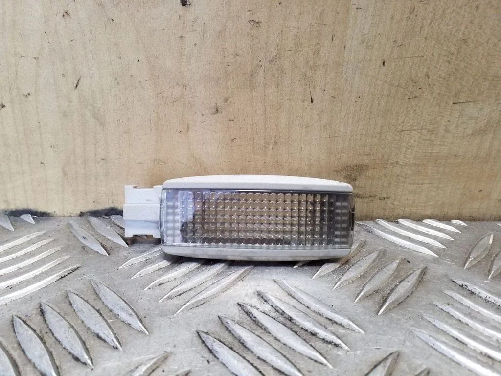 Kitas salono žibintas