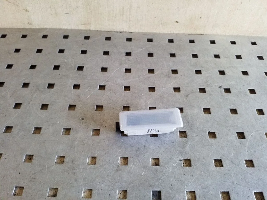 Kitas salono žibintas