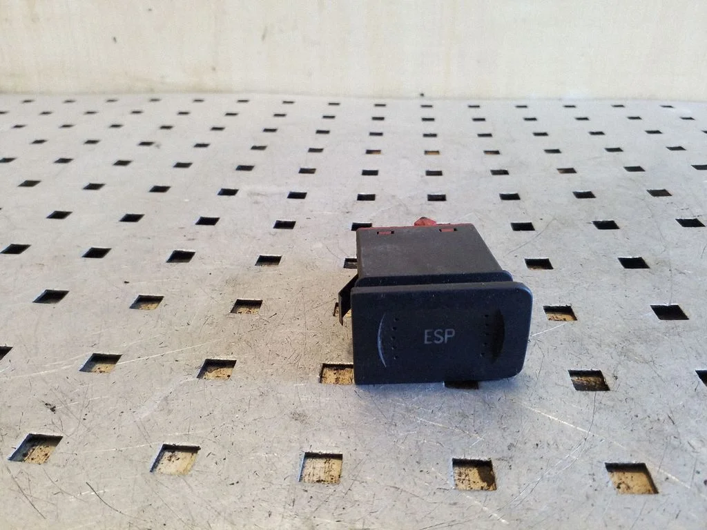 ESP (stabilumo sistemos) jungtukas