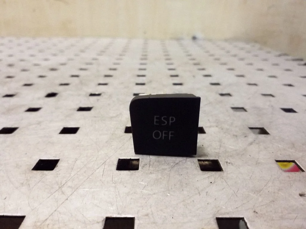 ESP (stabilumo sistemos) jungtukas