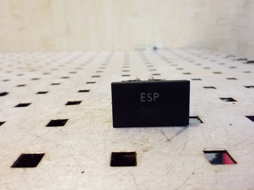 ESP (stabilumo sistemos) jungtukas