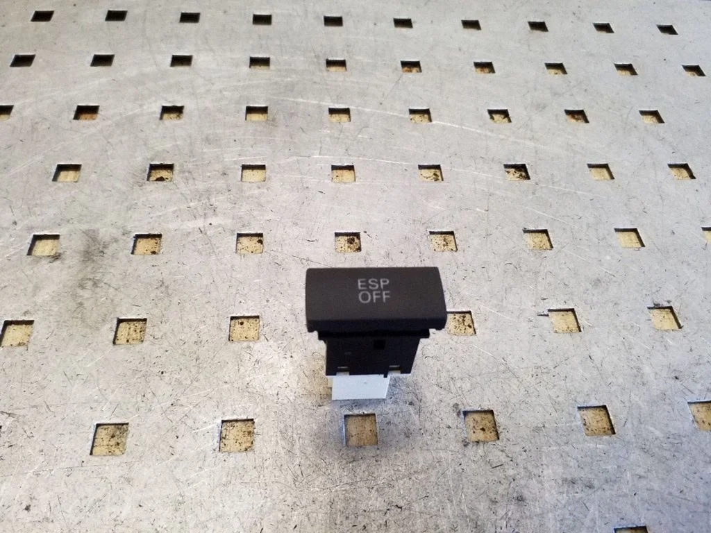 ESP (stabilumo sistemos) jungtukas