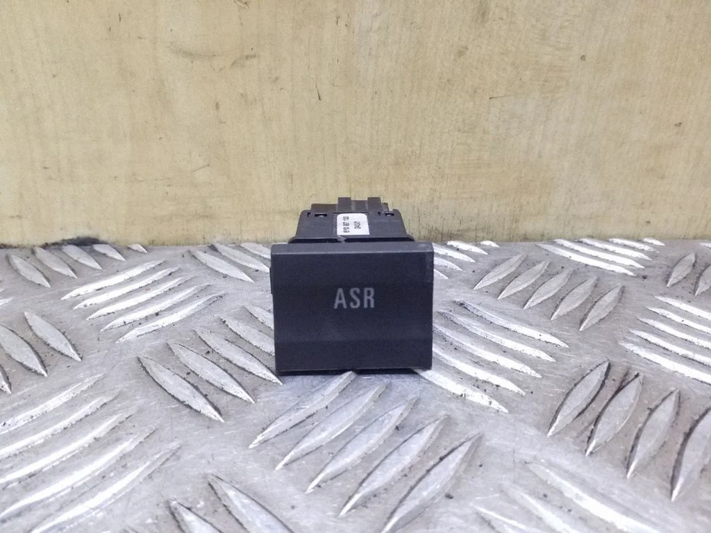 ESP (stabilumo sistemos) jungtukas