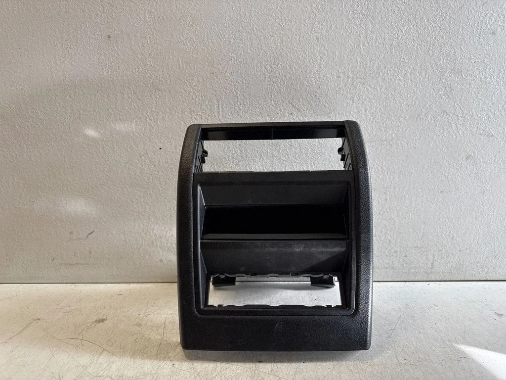 Kita centrinė konsolės (tunelio) detalė